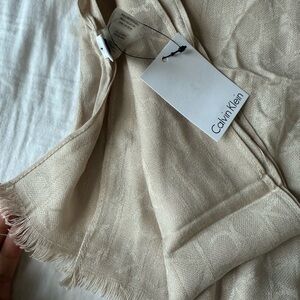 Calvin Klein Women's Cream scarf best valentines gift